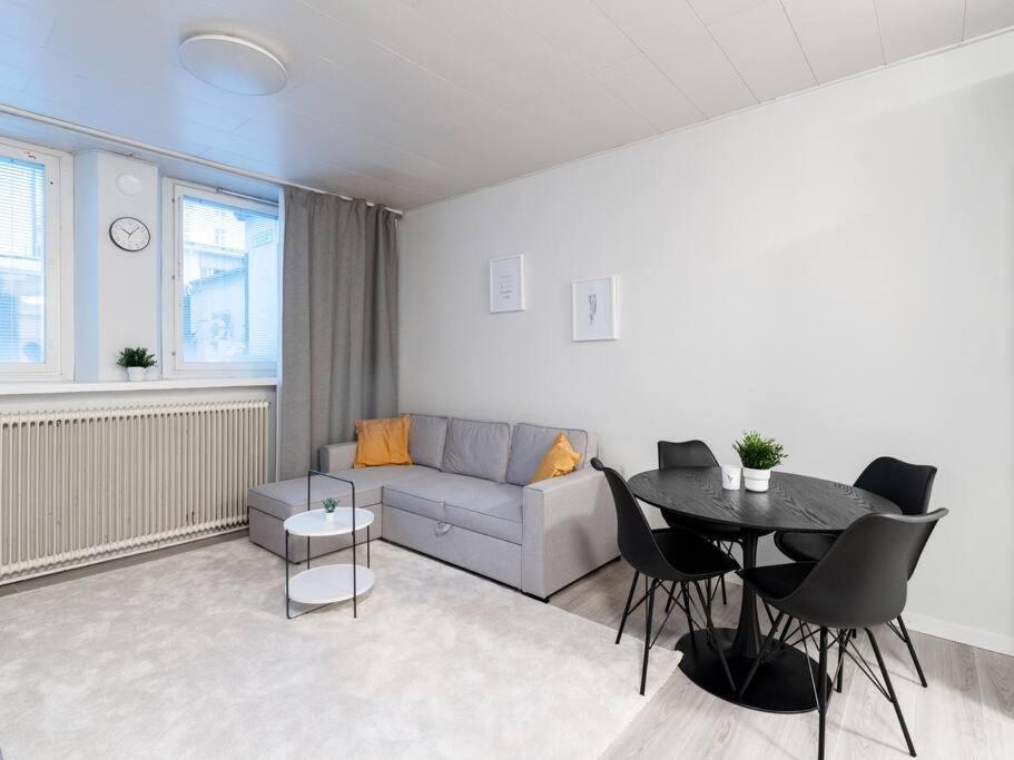 Cozy Roomy Studio Flat Next To Tram Stop @ Kallio ヘルシンキ エクステリア 写真
