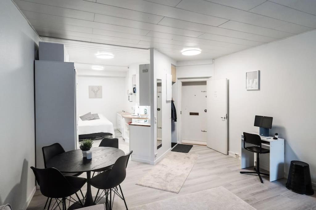 Cozy Roomy Studio Flat Next To Tram Stop @ Kallio ヘルシンキ エクステリア 写真