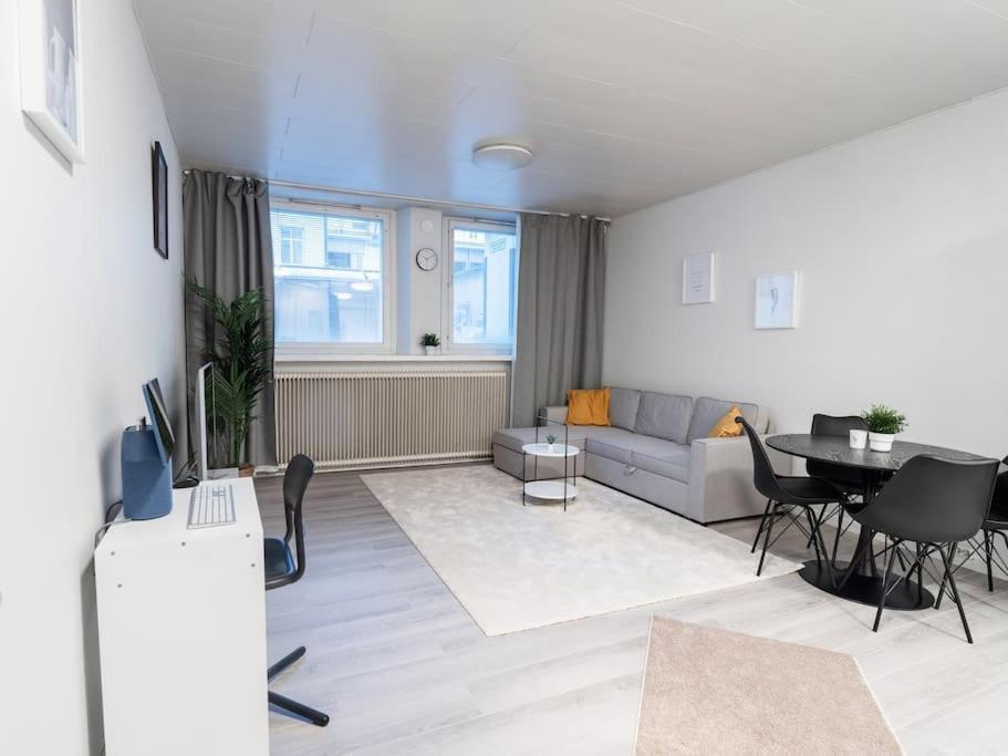 Cozy Roomy Studio Flat Next To Tram Stop @ Kallio ヘルシンキ エクステリア 写真