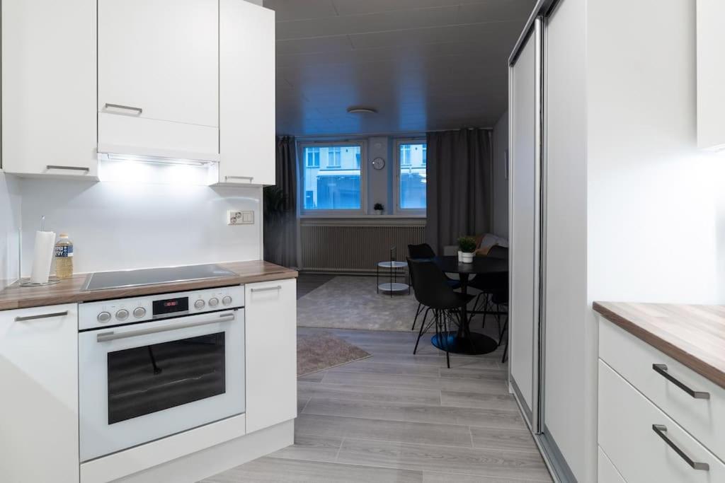 Cozy Roomy Studio Flat Next To Tram Stop @ Kallio ヘルシンキ エクステリア 写真
